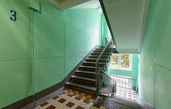 Продам двухкомнатную (2-комн.) квартиру, Ангарская ул, 3, Москва г