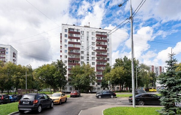 Продам двухкомнатную (2-комн.) квартиру, Ангарская ул, 3, Москва г