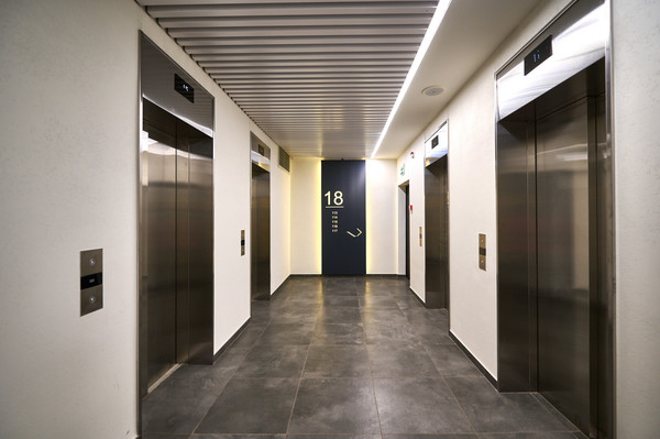 Продам трехкомнатную (3-комн.) квартиру, Новочерёмушкинская ул, 17, Москва г