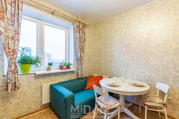 Продам трехкомнатную (3-комн.) квартиру, Арсенальная ул, 1, Новое Девяткино д