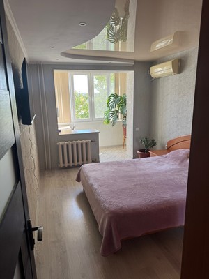 Продам трехкомнатную (3-комн.) квартиру, Советская ул, 6, Саки г