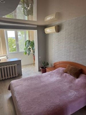 Продам трехкомнатную (3-комн.) квартиру, Советская ул, 6, Саки г