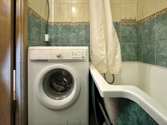 Продам двухкомнатную (2-комн.) квартиру, Туристская ул, 13к1, Санкт-Петербург г