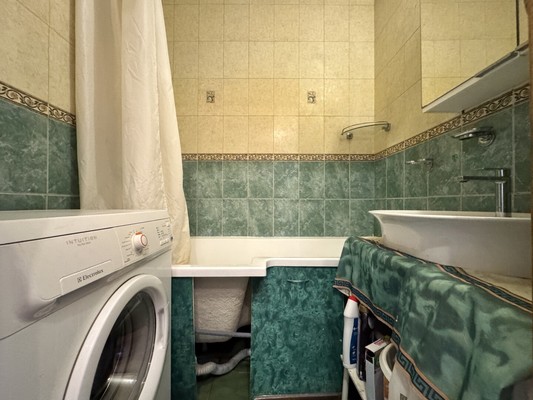 Продам двухкомнатную (2-комн.) квартиру, Туристская ул, 13к1, Санкт-Петербург г