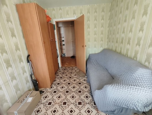 Продам двухкомнатную (2-комн.) квартиру, Энергетиков ул, 2, Грэсовский пгт