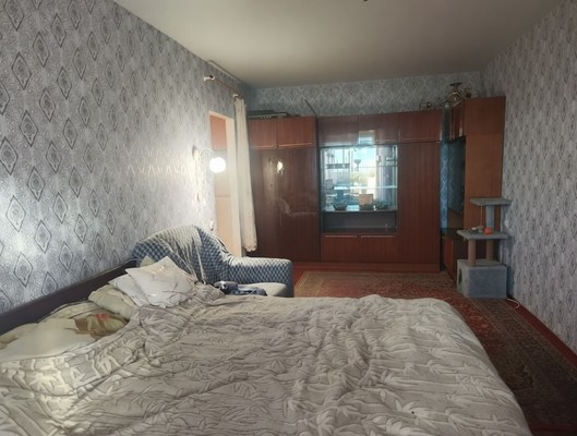 Продам двухкомнатную (2-комн.) квартиру, Энергетиков ул, 2, Грэсовский пгт