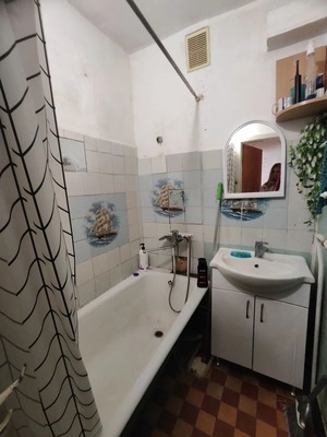 Продам двухкомнатную (2-комн.) квартиру, Энергетиков ул, 2, Грэсовский пгт