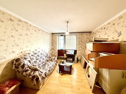 Продам двухкомнатную (2-комн.) квартиру, Первомайская ул, 1, Симферополь г