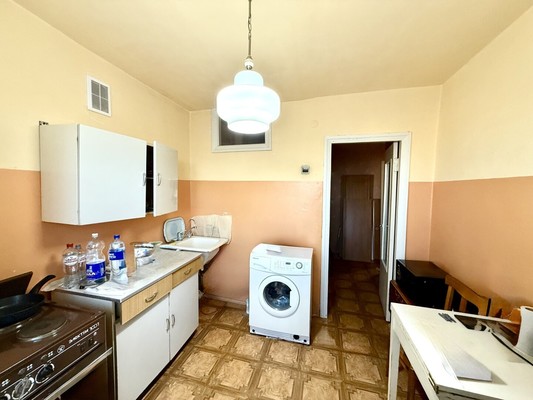 Продам двухкомнатную (2-комн.) квартиру, Первомайская ул, 1, Симферополь г