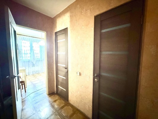 Продам двухкомнатную (2-комн.) квартиру, Первомайская ул, 1, Симферополь г