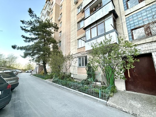 Продам двухкомнатную (2-комн.) квартиру, Первомайская ул, 1, Симферополь г