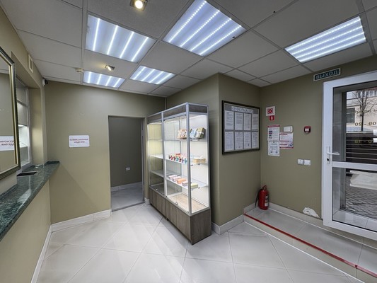 Продам торговое помещение 47,1 м2, У.Громовой ул, 5-7, Калининград г