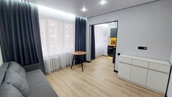 Продам трехкомнатную (3-комн.) квартиру, Короленко ул, 67, Казань г