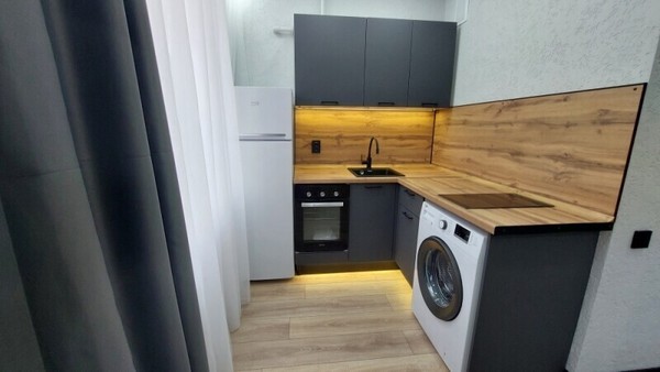 Продам трехкомнатную (3-комн.) квартиру, Короленко ул, 67, Казань г