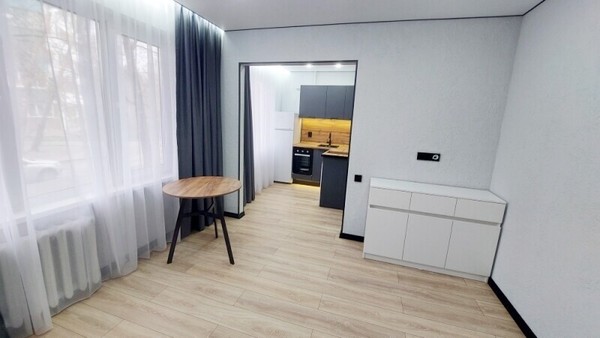 Продам трехкомнатную (3-комн.) квартиру, Короленко ул, 67, Казань г