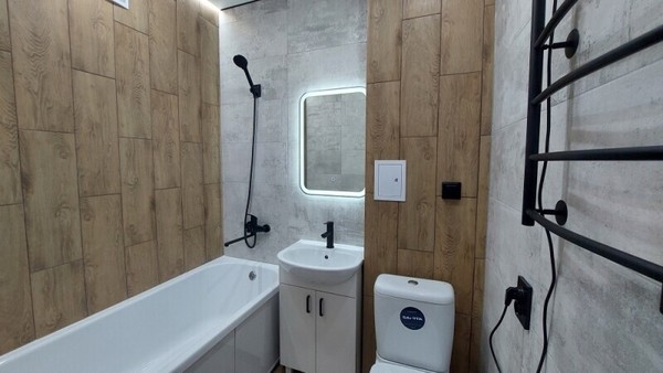 Продам трехкомнатную (3-комн.) квартиру, Короленко ул, 67, Казань г