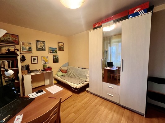 Продам многокомнатную квартиру, Школьная ул, 6, Ангелово с