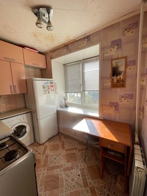 Продам двухкомнатную (2-комн.) квартиру, Большая ул, 165, Ишим г