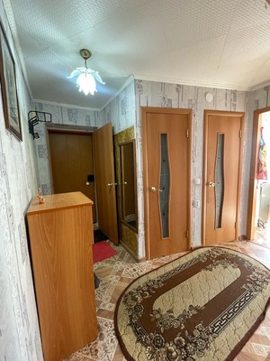 Продам двухкомнатную (2-комн.) квартиру, Большая ул, 165, Ишим г