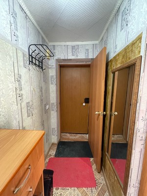 Продам двухкомнатную (2-комн.) квартиру, Большая ул, 165, Ишим г