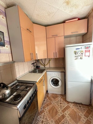 Продам двухкомнатную (2-комн.) квартиру, Большая ул, 165, Ишим г
