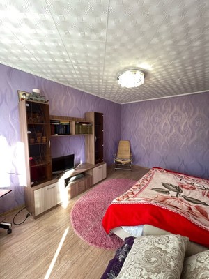 Продам двухкомнатную (2-комн.) квартиру, Большая ул, 165, Ишим г