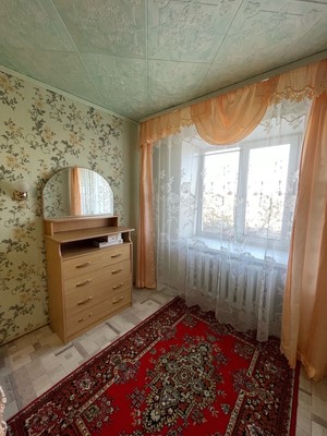 Продам двухкомнатную (2-комн.) квартиру, Большая ул, 165, Ишим г