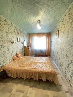 Продам двухкомнатную (2-комн.) квартиру, Большая ул, 165, Ишим г