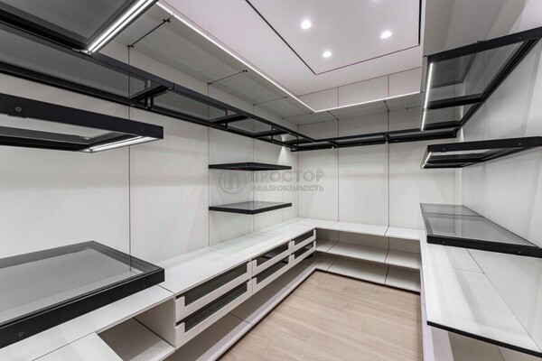 Продам двухкомнатную (2-комн.) квартиру, Мосфильмовская ул, 70к2, Москва г