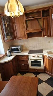 Продам однокомнатную (1-комн.) квартиру, Осенний б-р, 18к2, Москва г