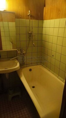 Продам однокомнатную (1-комн.) квартиру, Осенний б-р, 18к2, Москва г