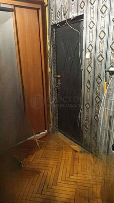 Продам однокомнатную (1-комн.) квартиру, Осенний б-р, 18к2, Москва г