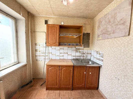 Продам двухкомнатную (2-комн.) квартиру, Кирова пр-кт, 14, Симферополь г