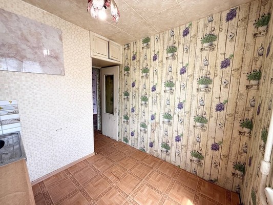 Продам двухкомнатную (2-комн.) квартиру, Кирова пр-кт, 14, Симферополь г