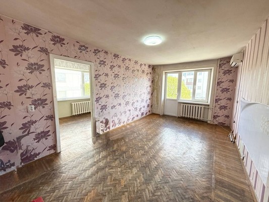 Продам двухкомнатную (2-комн.) квартиру, Кирова пр-кт, 14, Симферополь г