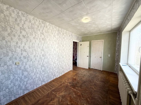 Продам двухкомнатную (2-комн.) квартиру, Кирова пр-кт, 14, Симферополь г