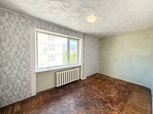 Продам двухкомнатную (2-комн.) квартиру, Кирова пр-кт, 14, Симферополь г