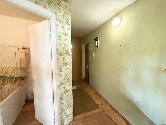 Продам двухкомнатную (2-комн.) квартиру, Кирова пр-кт, 14, Симферополь г