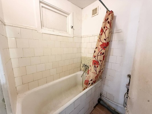 Продам двухкомнатную (2-комн.) квартиру, Кирова пр-кт, 14, Симферополь г