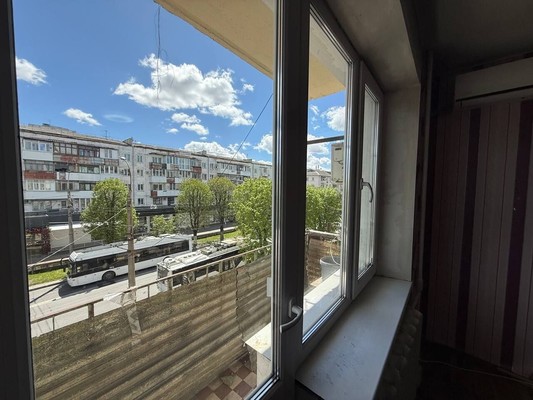 Продам двухкомнатную (2-комн.) квартиру, Кирова пр-кт, 14, Симферополь г