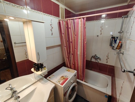 Продам двухкомнатную (2-комн.) квартиру, 1, Новый Свет п