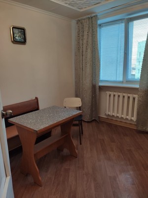 Продам трехкомнатную (3-комн.) квартиру, Ковыльная ул, 54, Симферополь г