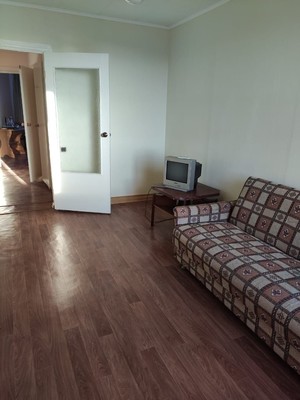 Продам трехкомнатную (3-комн.) квартиру, Ковыльная ул, 54, Симферополь г