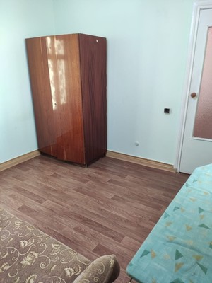 Продам трехкомнатную (3-комн.) квартиру, Ковыльная ул, 54, Симферополь г