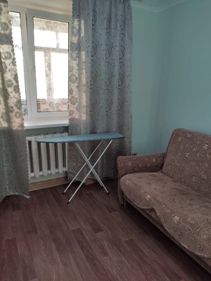 Продам трехкомнатную (3-комн.) квартиру, Ковыльная ул, 54, Симферополь г