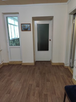 Продам трехкомнатную (3-комн.) квартиру, Ковыльная ул, 54, Симферополь г