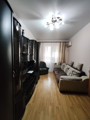 Продам двухкомнатную (2-комн.) квартиру, 4-я линия ул, 52, Ростов-на-Дону г