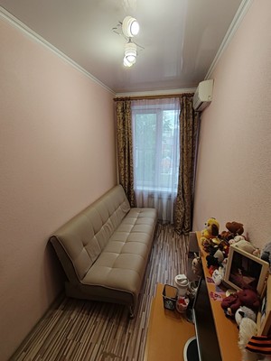 Продам двухкомнатную (2-комн.) квартиру, 4-я линия ул, 52, Ростов-на-Дону г