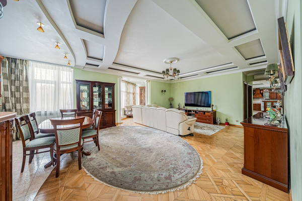 Продам трехкомнатную (3-комн.) квартиру, Хачатуряна ул, 12к1, Москва г