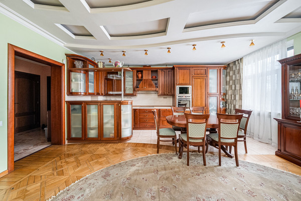 Продам трехкомнатную (3-комн.) квартиру, Хачатуряна ул, 12к1, Москва г